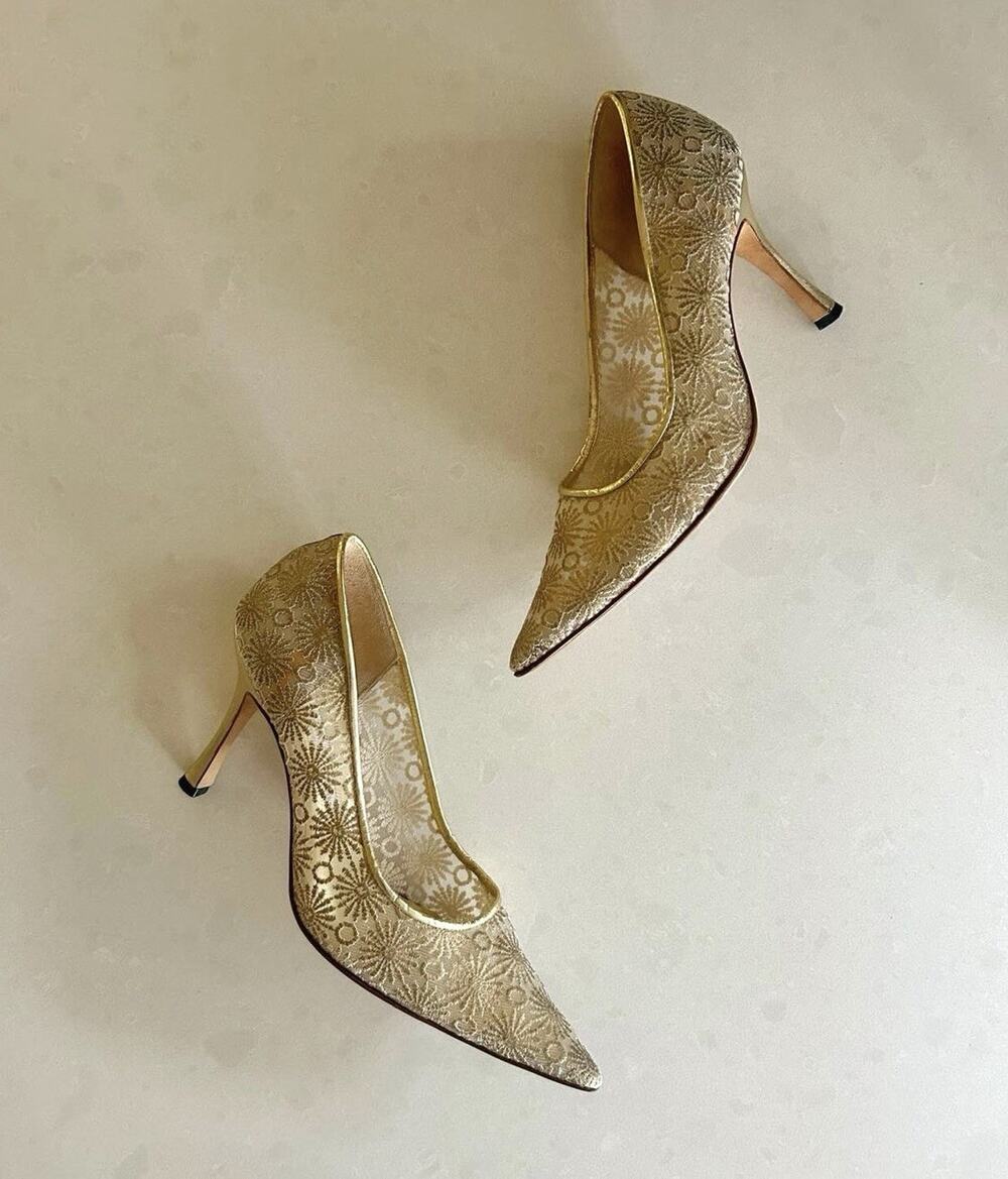 Manolo Blahnik Y2K Metallic Gold Floral Mesh Pumps Heels 38 Vintage 2000s